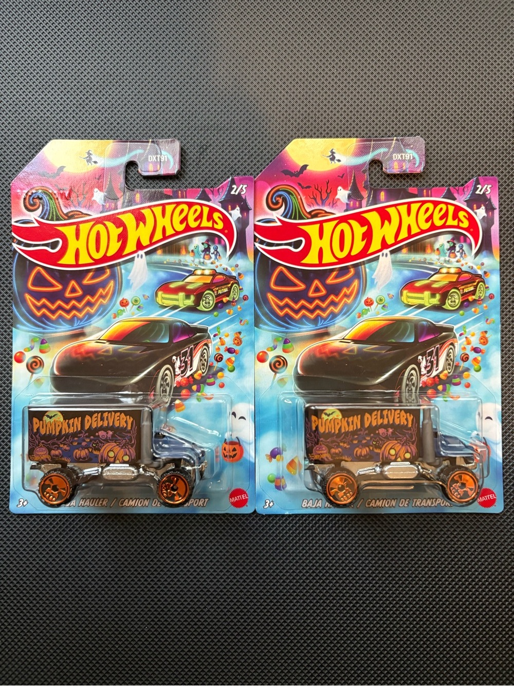 Hot wheels Pumpkin Delivery Mini Truck - Black & Orange 2